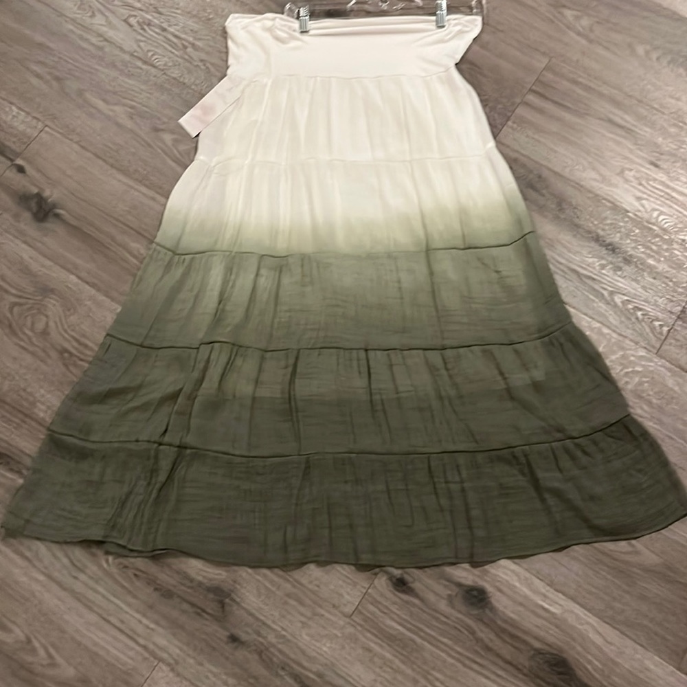 New with tags ankle length skirt. New directions Large. Olive/white linen skirt